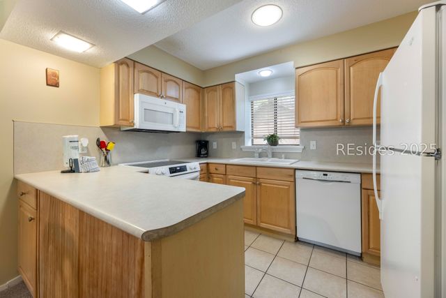 21 Haul Away Apt 15, Hilton Head Island, SC 29928