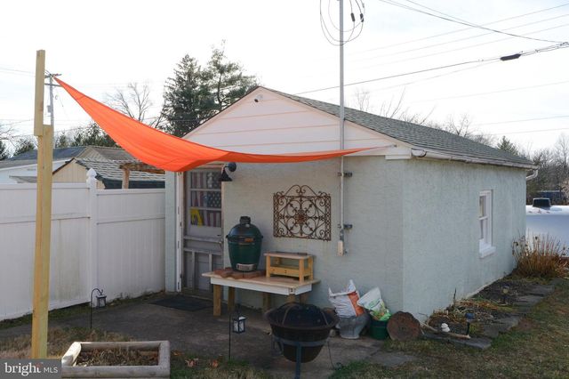 206 CHERRY ST, East Greenville, PA 18041