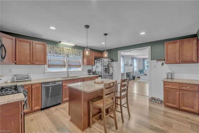 710 James DR, Newport News, VA 23605