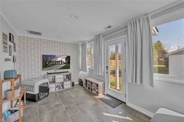 710 James DR, Newport News, VA 23605