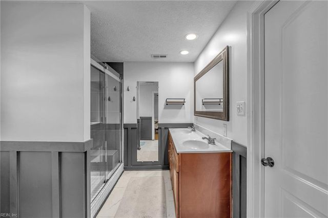 710 James DR, Newport News, VA 23605