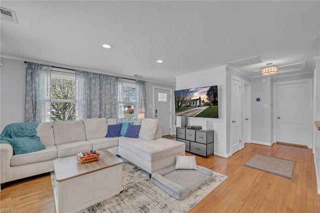 710 James DR, Newport News, VA 23605