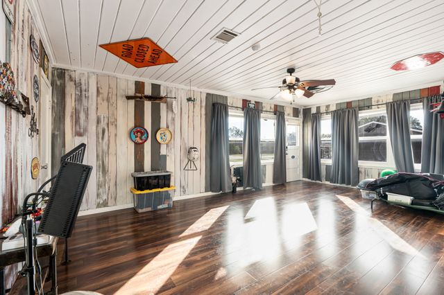 1500 W 10th Street, Mcgregor, TX 76657