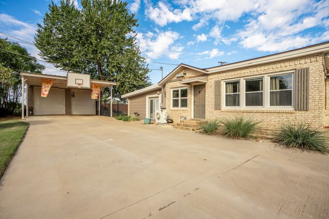 1500 W 10th Street, Mcgregor, TX 76657