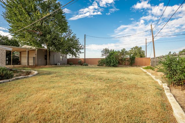 1500 W 10th Street, Mcgregor, TX 76657