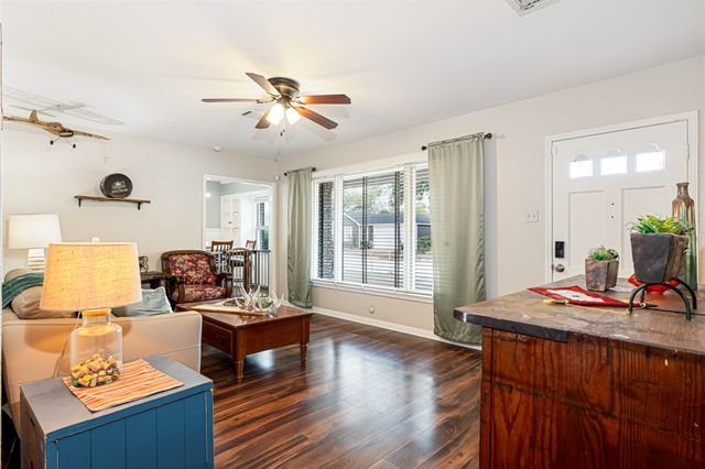 1500 W 10th Street, Mcgregor, TX 76657