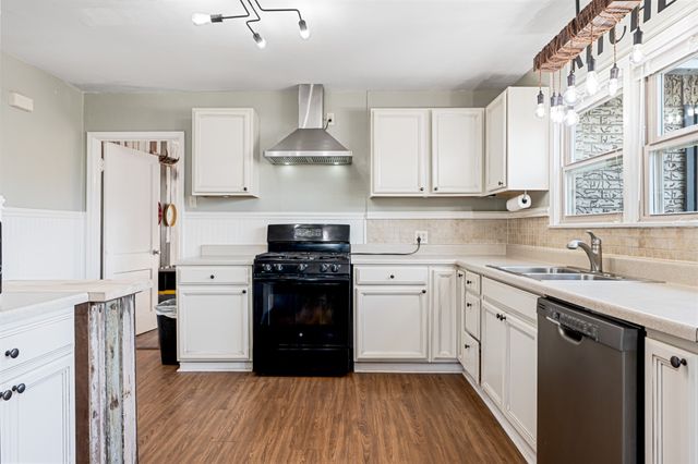 1500 W 10th Street, Mcgregor, TX 76657