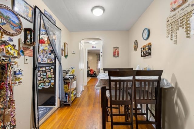 637 Myrtle St, Elizabeth City, NJ 07202