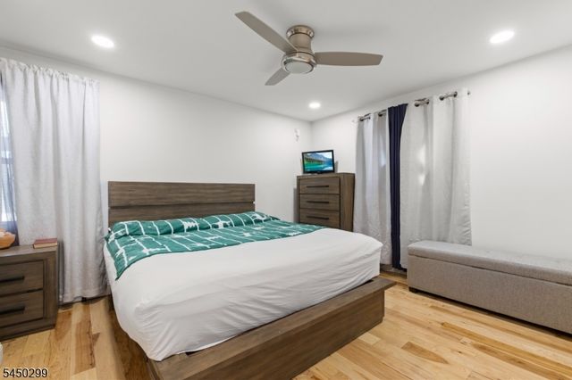 637 Myrtle St, Elizabeth City, NJ 07202