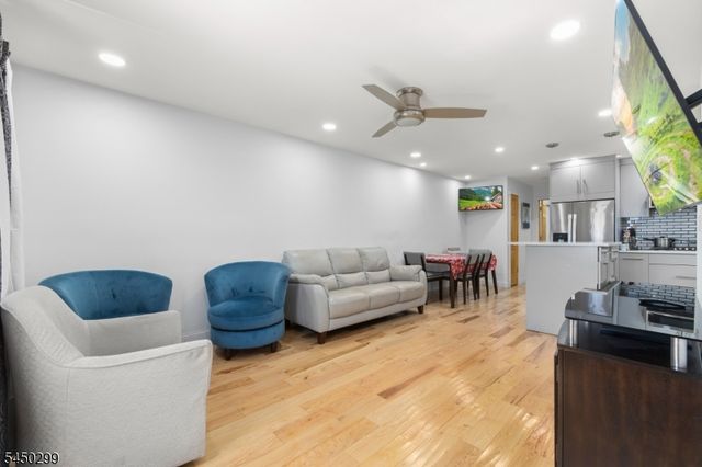 637 Myrtle St, Elizabeth City, NJ 07202