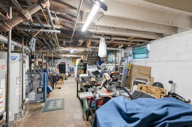 637 Myrtle St, Elizabeth City, NJ 07202