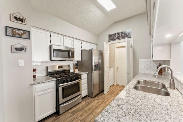 43 Country Forest Court, The Woodlands, TX 77380