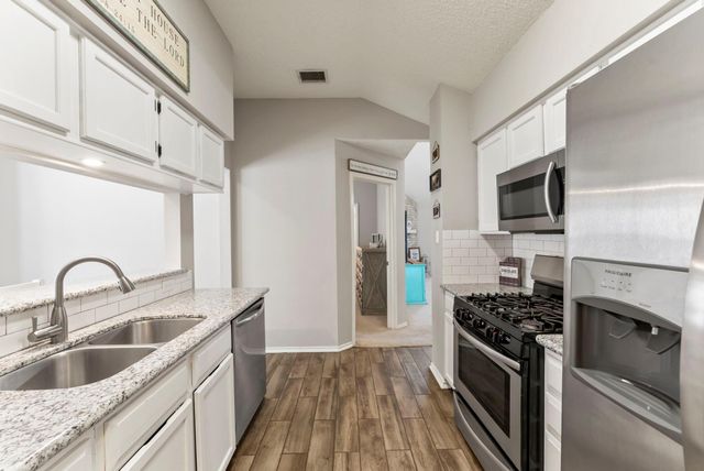 43 Country Forest Court, The Woodlands, TX 77380