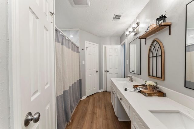 43 Country Forest Court, The Woodlands, TX 77380