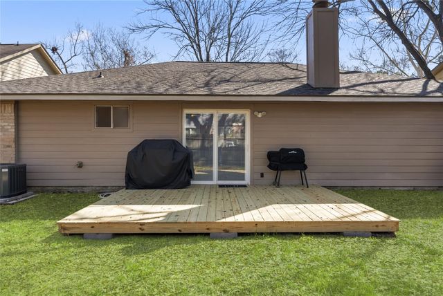 43 Country Forest Court, The Woodlands, TX 77380