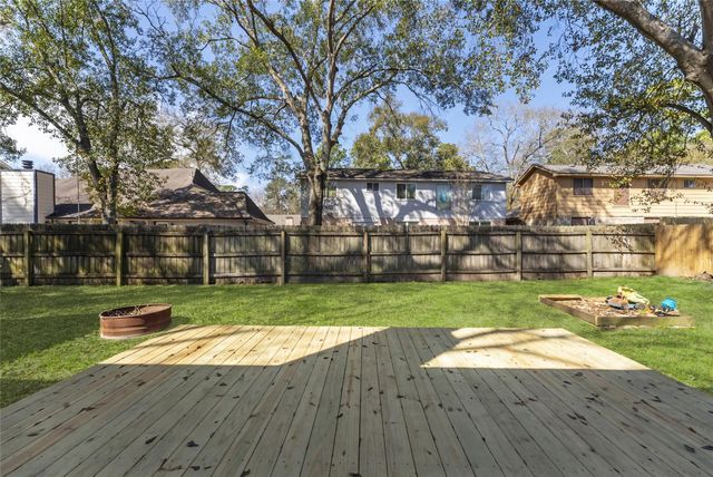 43 Country Forest Court, The Woodlands, TX 77380