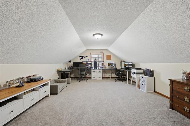 8108 W 72nd Street, Overland Park, KS 66204