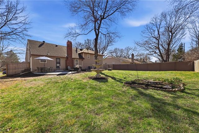 8108 W 72nd Street, Overland Park, KS 66204