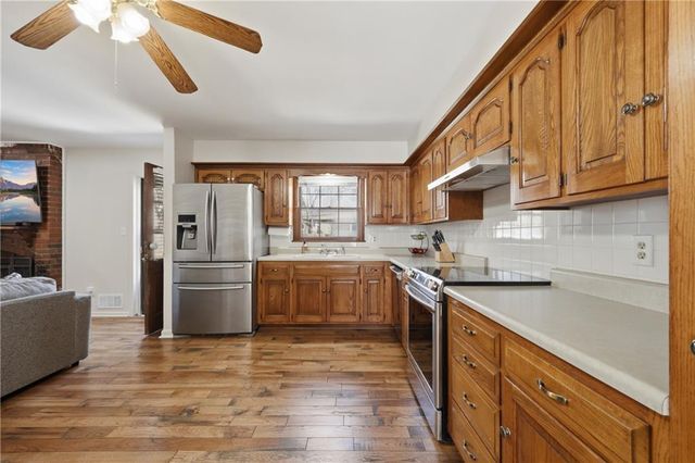 8108 W 72nd Street, Overland Park, KS 66204