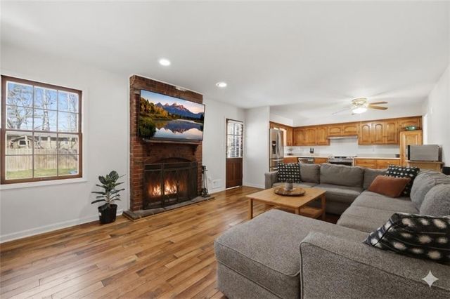 8108 W 72nd Street, Overland Park, KS 66204