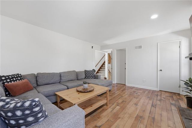 8108 W 72nd Street, Overland Park, KS 66204