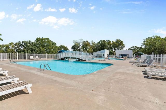 35 Mocking Jay Lane 111, Kimberling City, MO 65686