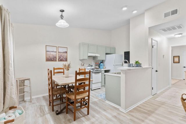 35 Mocking Jay Lane 111, Kimberling City, MO 65686