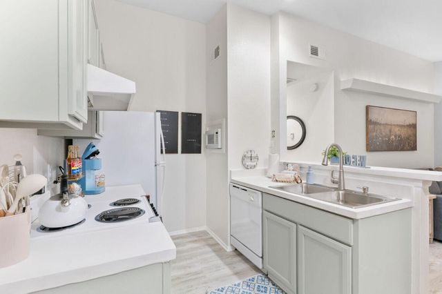 35 Mocking Jay Lane 111, Kimberling City, MO 65686