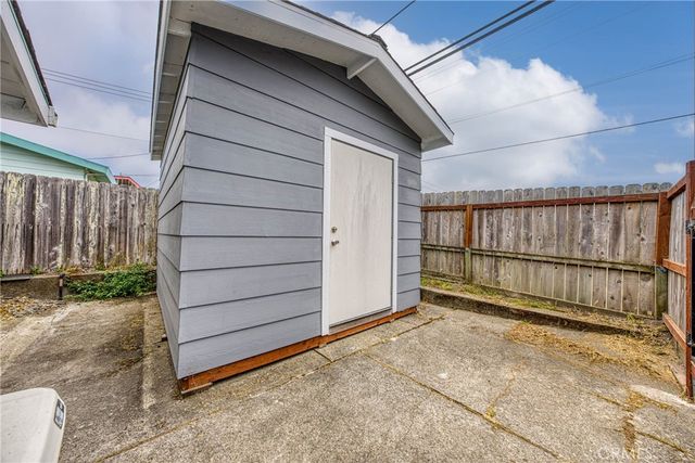 494 S Whipple Street, Fort Bragg, CA 95437