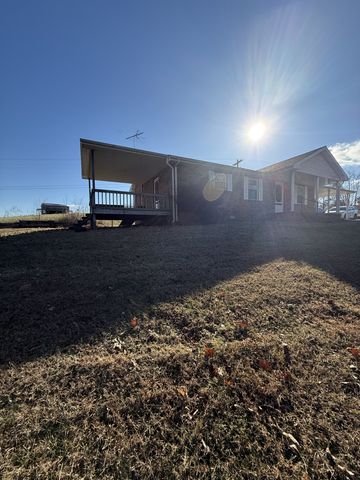 2352 Spring Creek Rd, Lafayette, TN 37083