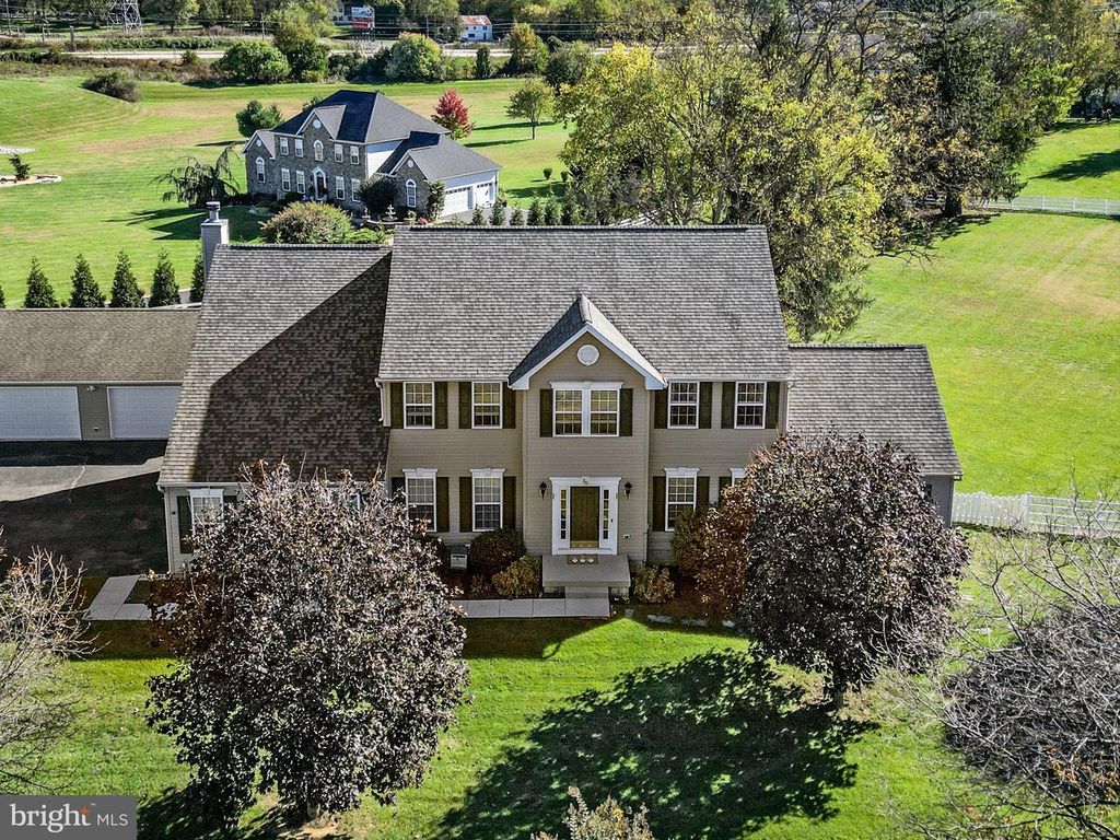 Image 2 of property listing at 26 STONEWAY CT, Charles Town, WV 25414
