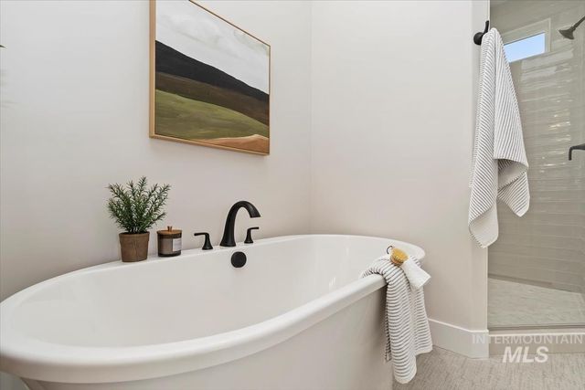 10764 W Barnbougle Ln, Kuna, ID 83634