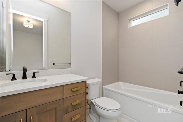 10764 W Barnbougle Ln, Kuna, ID 83634