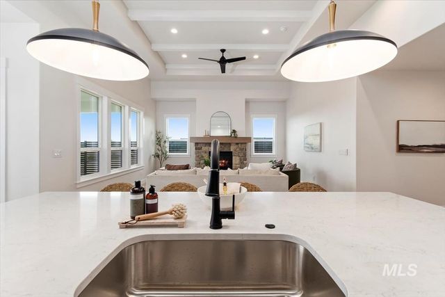 10764 W Barnbougle Ln, Kuna, ID 83634