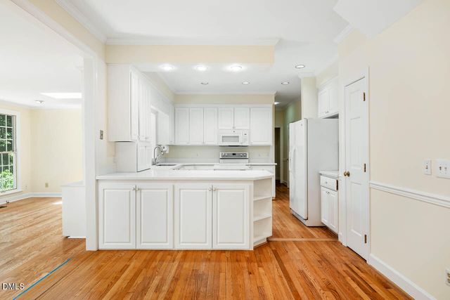 2 Foxridge Road, Chapel Hill, NC 27514