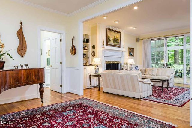 2 Foxridge Road, Chapel Hill, NC 27514
