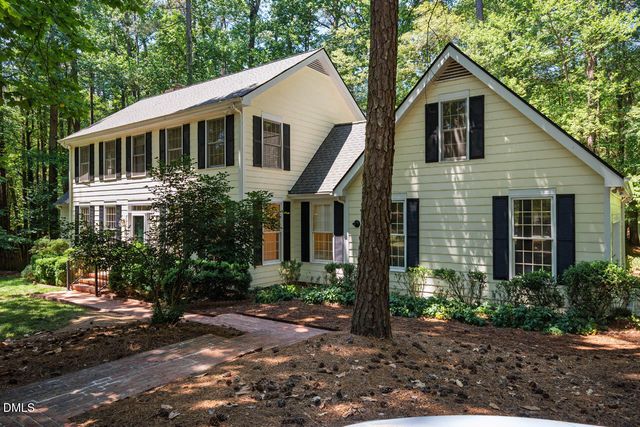 2 Foxridge Road, Chapel Hill, NC 27514