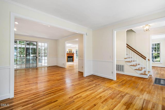 2 Foxridge Road, Chapel Hill, NC 27514