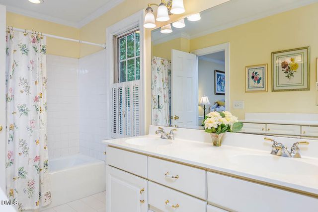 2 Foxridge Road, Chapel Hill, NC 27514