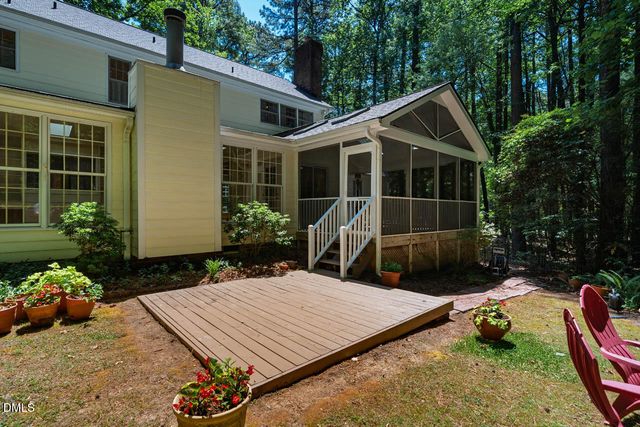 2 Foxridge Road, Chapel Hill, NC 27514
