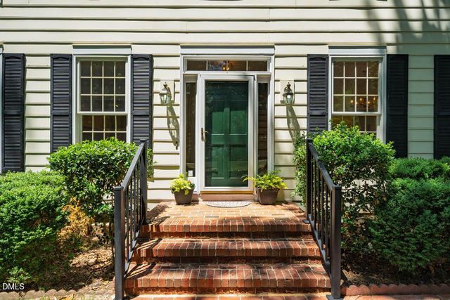 2 Foxridge Road, Chapel Hill, NC 27514