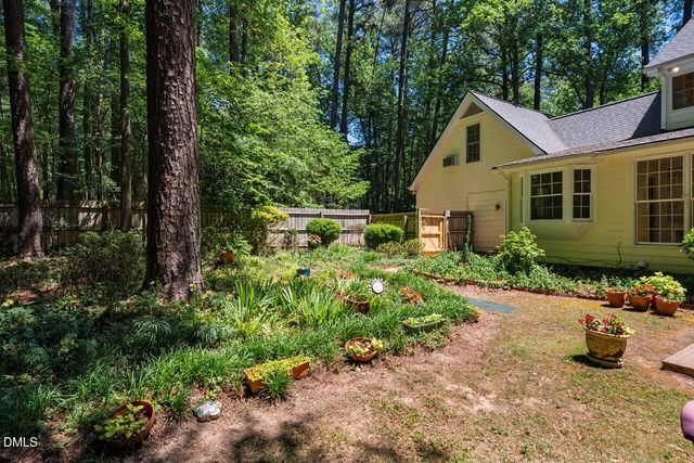 2 Foxridge Road, Chapel Hill, NC 27514