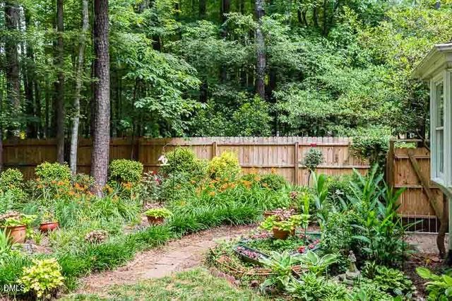 2 Foxridge Road, Chapel Hill, NC 27514