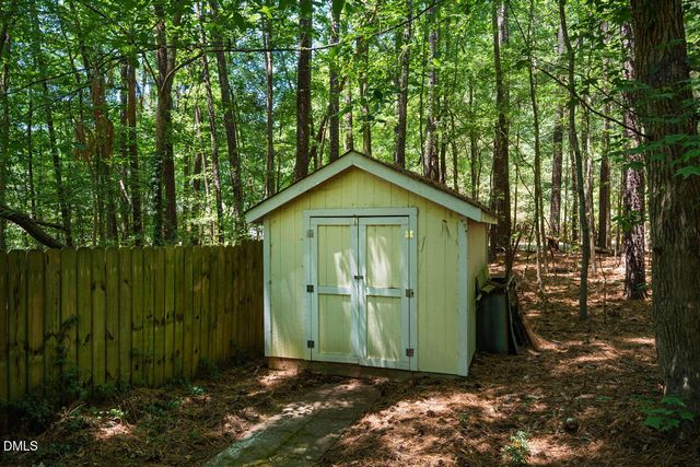 2 Foxridge Road, Chapel Hill, NC 27514