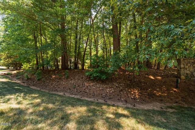 2 Foxridge Road, Chapel Hill, NC 27514