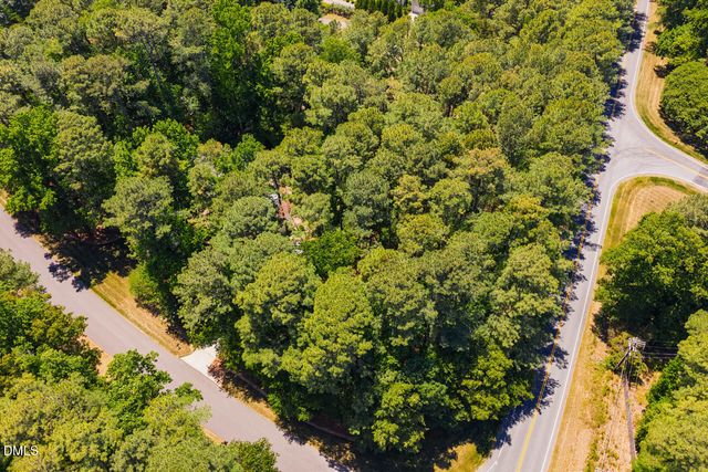 2 Foxridge Road, Chapel Hill, NC 27514