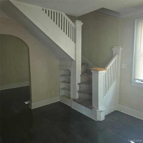 13940 Dolphin Street, Detroit, MI 48223