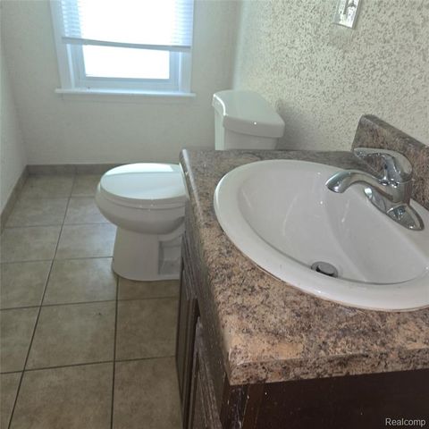 13940 Dolphin Street, Detroit, MI 48223