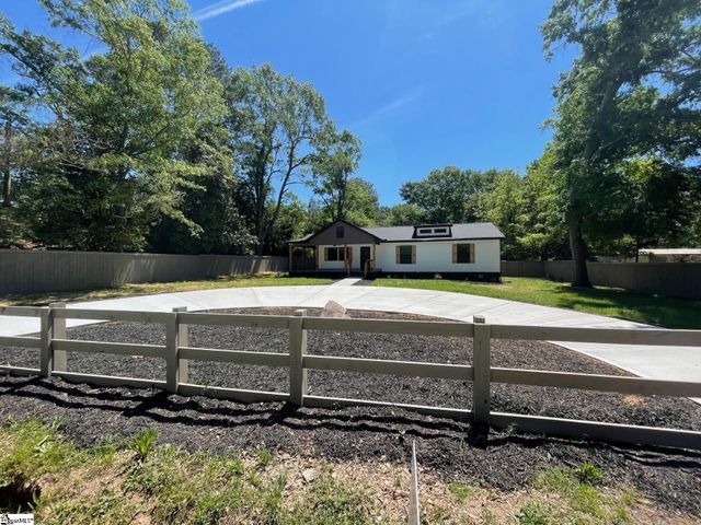 2611 Anderson Highway, Williamston, SC 29697