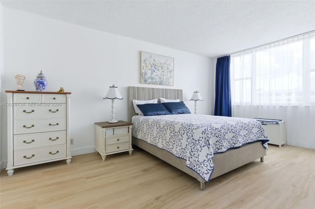 4330 Hillcrest Dr 916, Hollywood, FL 33021